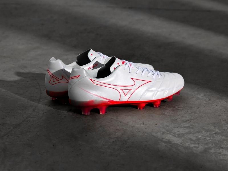 Giày đá bóng Mizuno Drop 'Pre Future' Rebula Cup Japan